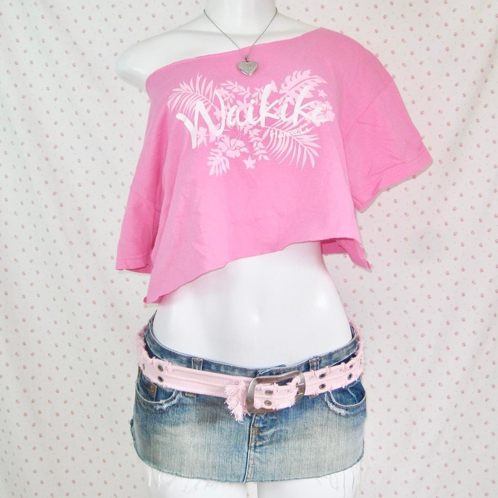 Y2K pink Hawaii graphic cropped tee